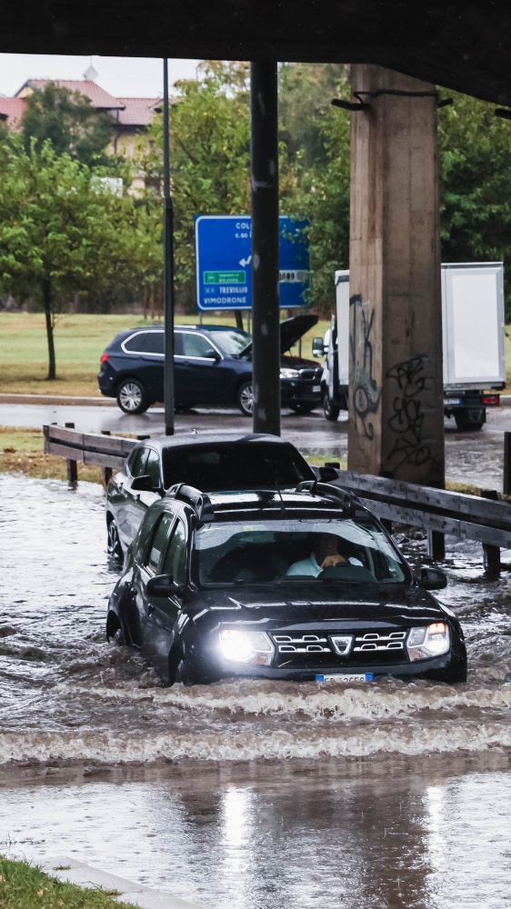 Maltempo: allerta arancione in 5 regioni. A Milano 40mm di pioggia in un’ora