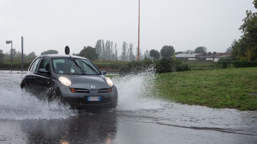 Maltempo: allerta in Liguria. Scuole chiuse a Genova e a Bergamo