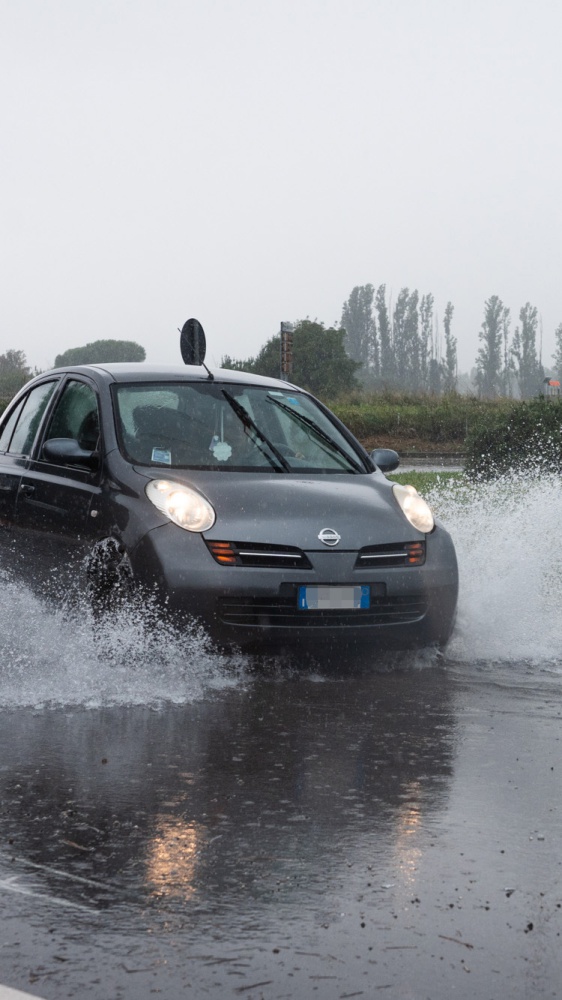 Maltempo, tra stasera e domani allerta meteo in numerose regioni, per Lombadia  e Sardegna allarme idrogeologico