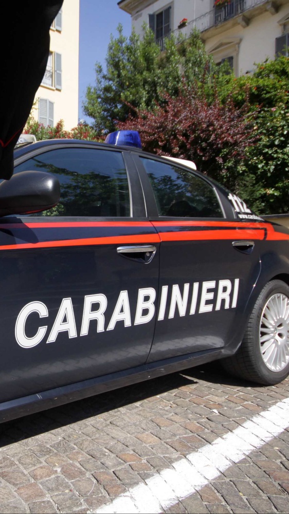 Mamma e bimba scomparse nel trevigiano, trovati un biglietto d’addio e l’auto vicino a un ponte