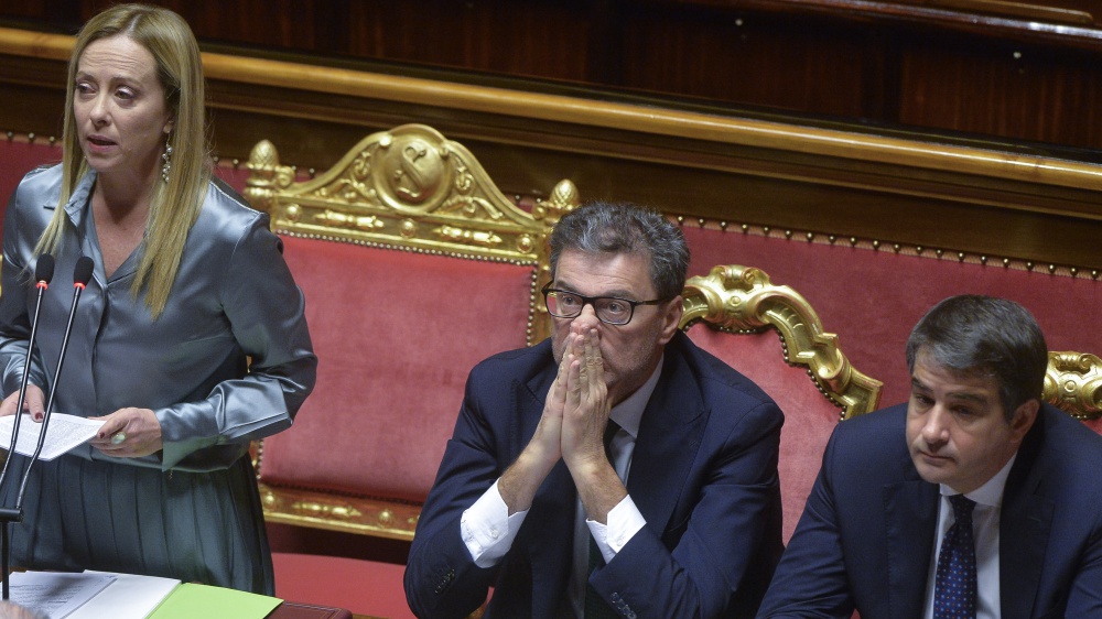 Manovra, il governo pensa a meno tasse per chi fa figli. Il ministro Giorgetti studia il quoziente familiare