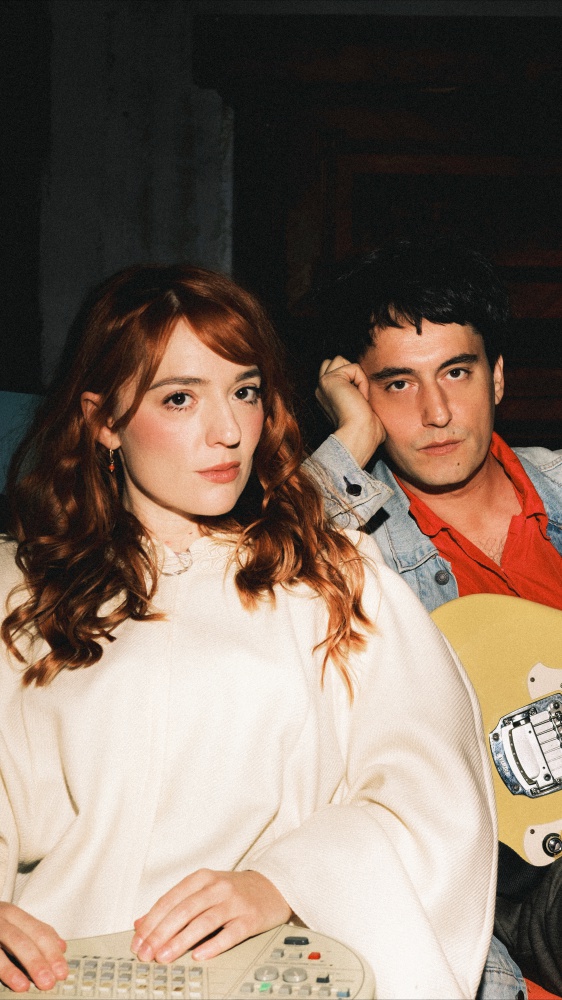 Maria Antonietta & Colombre debuttano a Sanremo con “La felicità e basta”: il testo e il significato del brano in gara a Festival