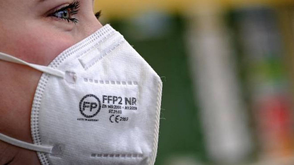 Mascherine FFP2 a 75 centesimi l’una. Riflettori sulla scuola e sui lavoratori