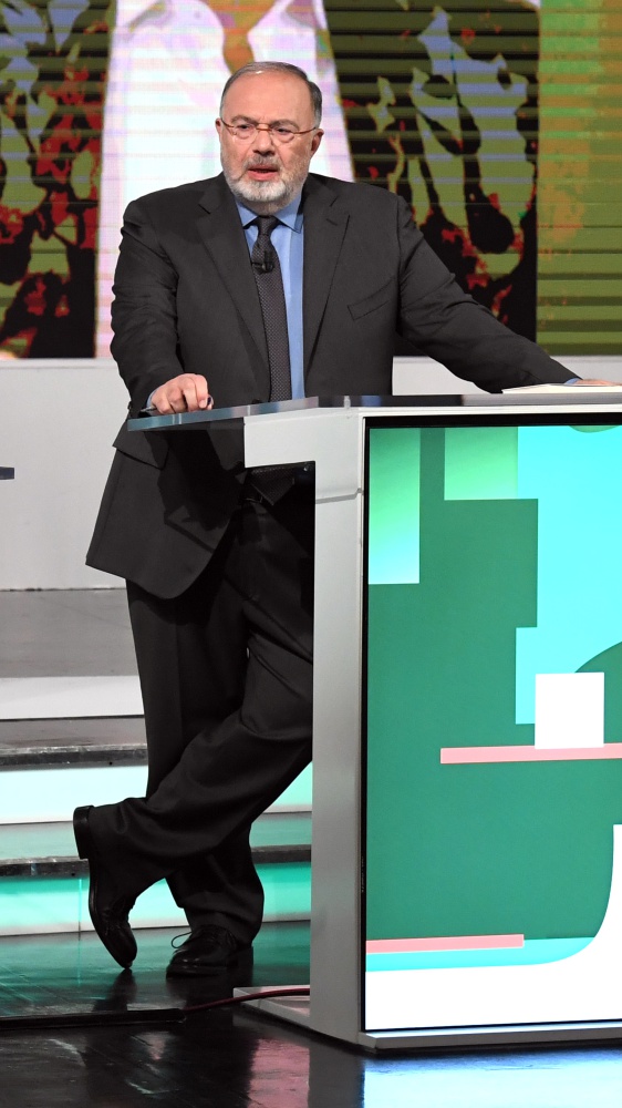 Massimo Bernardini lascia Tv Talk: "Largo ai giovani, mi fermo". I motivi dell'addio...