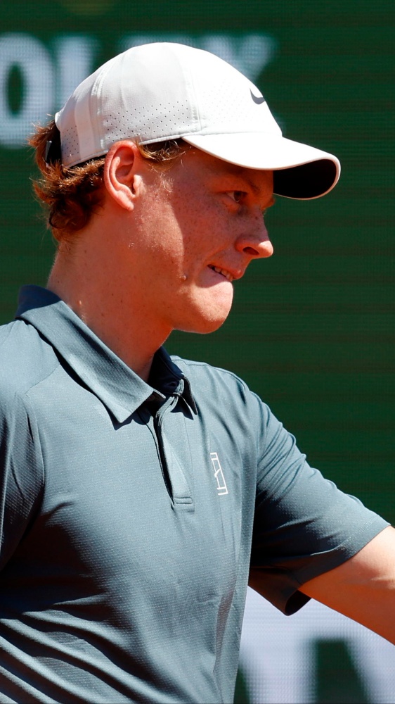 Masters 1000 Montecarlo: Sinner vola ai quarti di finale, battuto Machac in 3 set. Domani la sfida con Auger-Aliassime