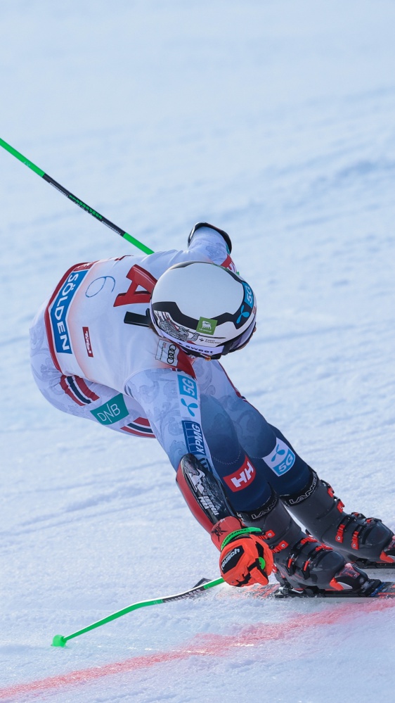 Matilde Lorenzi, promessa azzurra dello sci è ricoverata in gravi condizioni a Bolzano, è caduta stamane in Val Senales