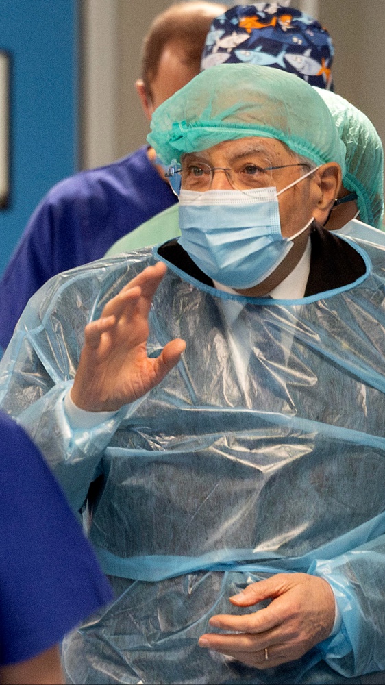 Mattarella al Niguarda visita i ragazzi feriti nella tragedia di Crans Montana. Dobbiamo riconsegnare loro una vita piena