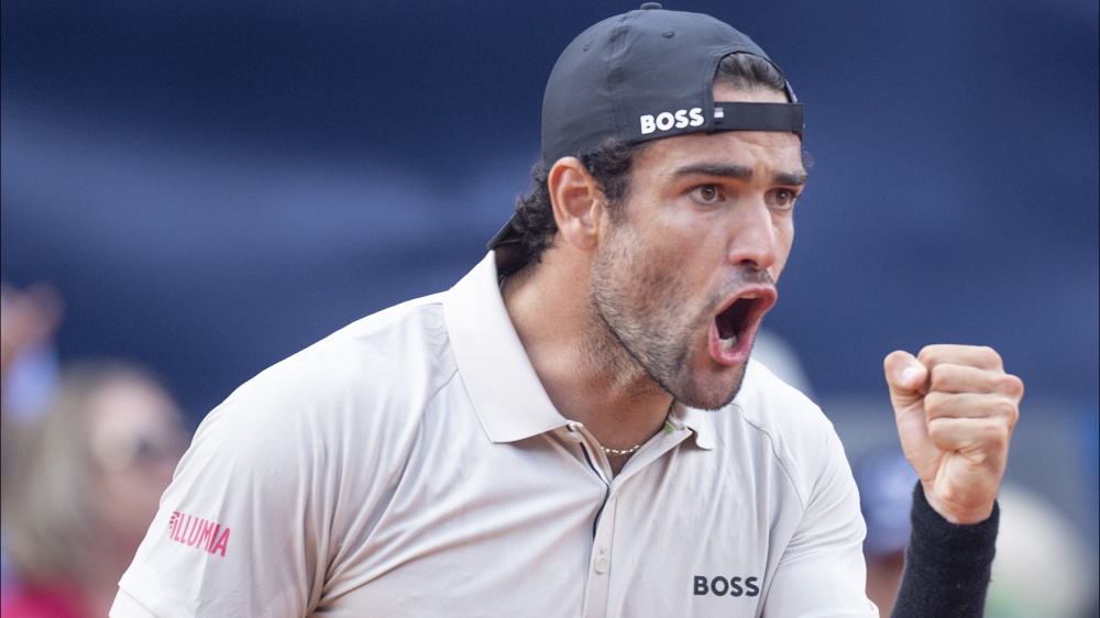 Matteo Berrettini vola in finale a Gstaad, battuto in due set il greco Tsitsipas. Domani il match contro Halys