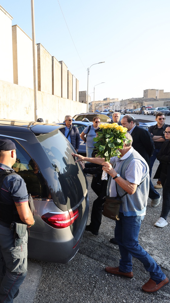 Matteo Messina Denaro, il funerale blindato del boss di Cosa Nostra