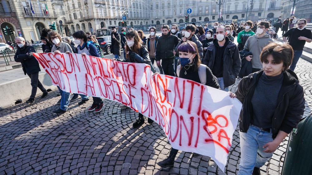Maturità, studenti in protesta al Ministero ma il ministro Bianchi non torna indietro