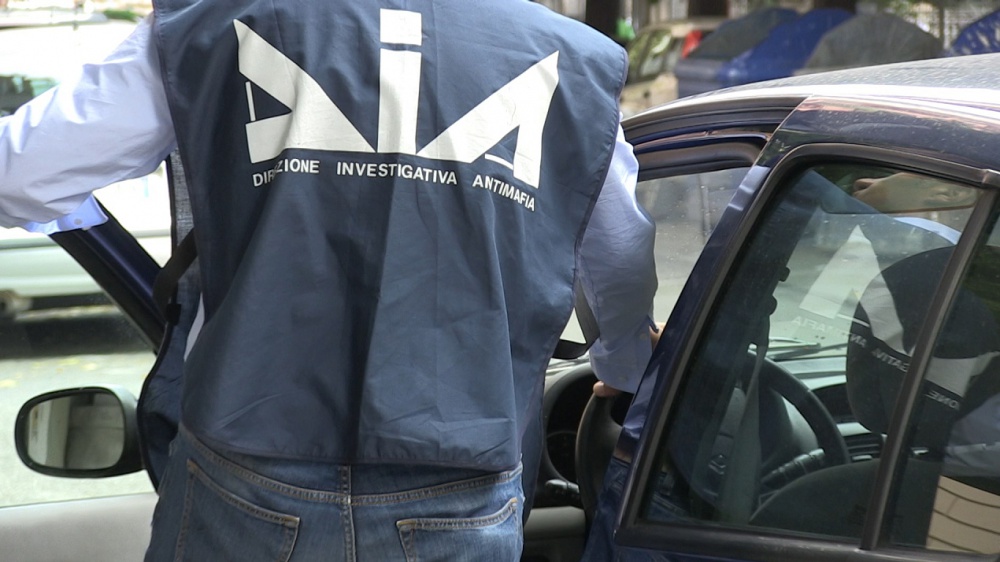 Maxi operazione contro la 'ndrangheta a Cosenza e provincia, 200 arresti e sequestri per 72 milioni