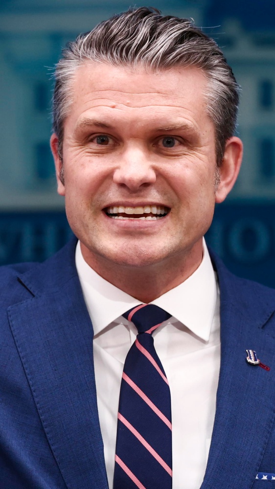 Medio Oriente, una delegazione iraniana in arrivo a Islamabad. Hegseth: "Occasione storica per Teheran"