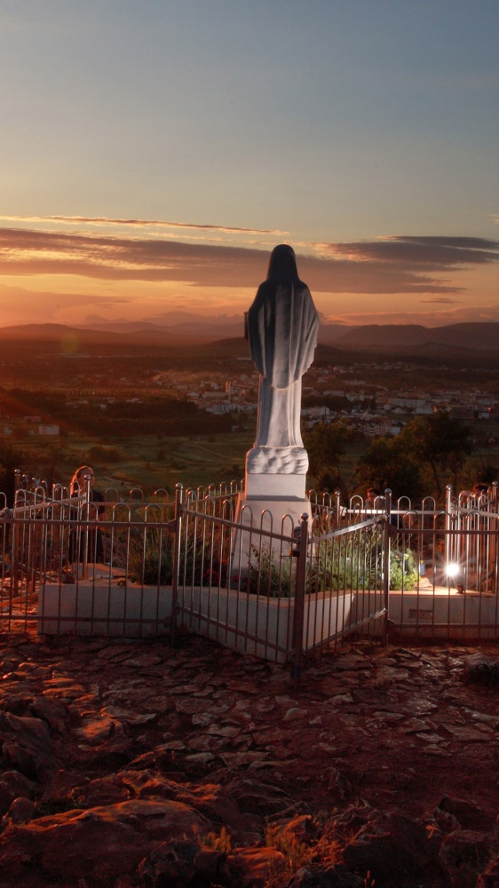 Medjugorje: il Vaticano dice sì al culto pubblico ma non ai viaggi solo per conoscere i veggenti