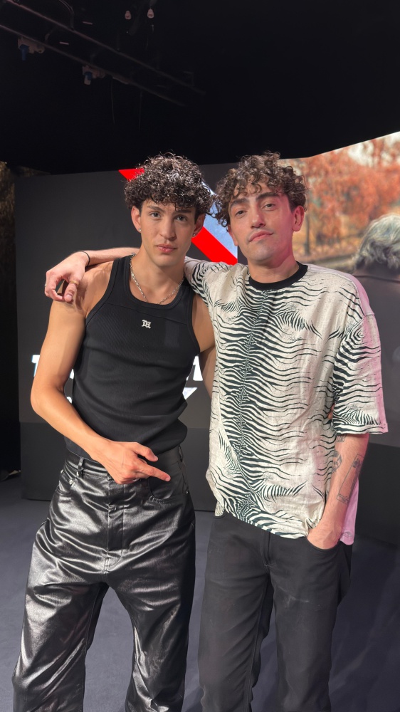 Michele Bravi e Mida presentano a RTL 102.5 il loro nuovo singolo: “Popolare”