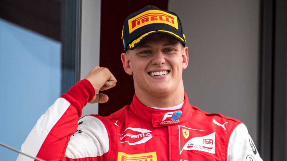 Formula 1, Mick Schumacher interessa alla Haas, potrebbe essere alla guida del team americano nella prossima stagione, a patto che firmi per almeno 2 anni