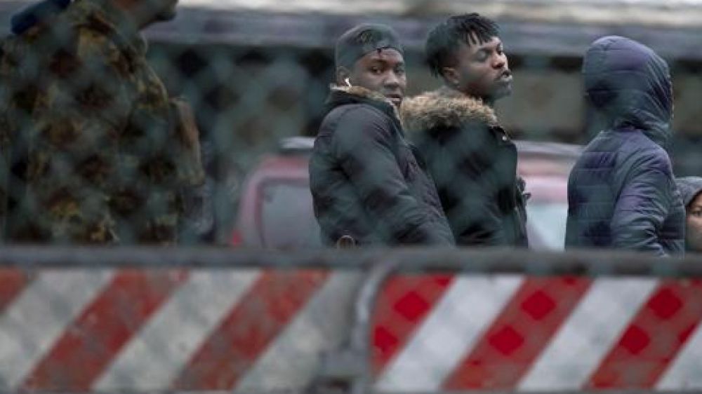 Migranti in fuga da Caltanissetta, 44 ancora da rintracciare