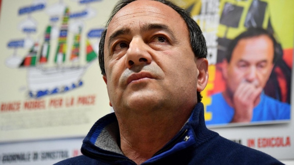 Migranti, l’ex sindaco di Riace Mimmo Lucano condannato a 13 anni e due mesi di carcere