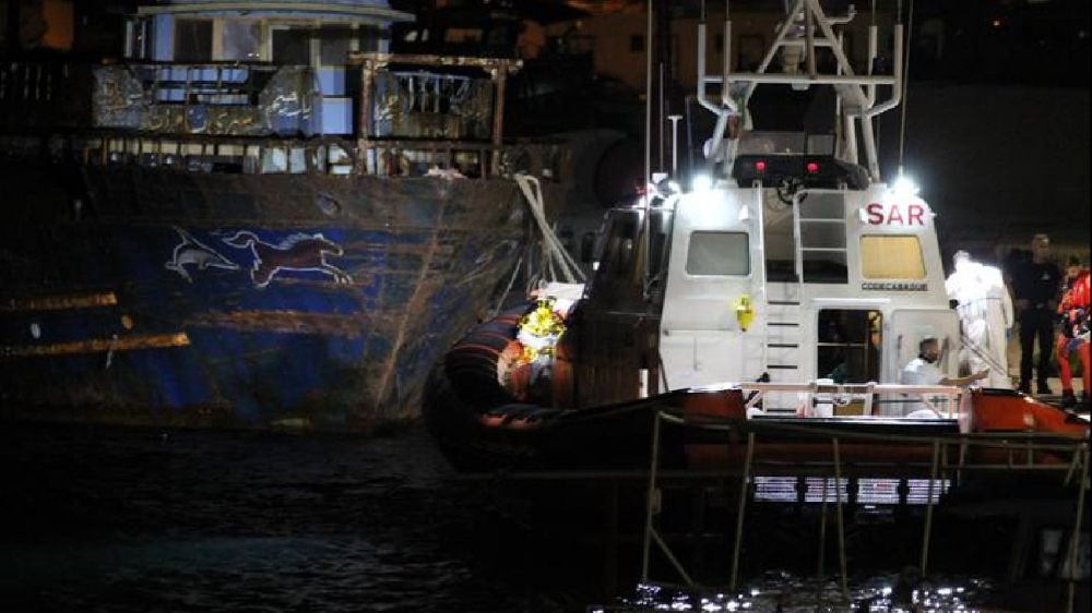 Migranti, naufragio davanti Lampedusa, due morti, avvistati altri due corpi