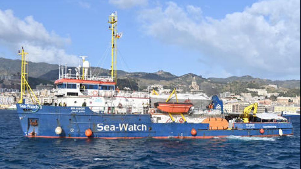 Migranti, terzo soccorso per Sea Watch, ora 211 a bordo