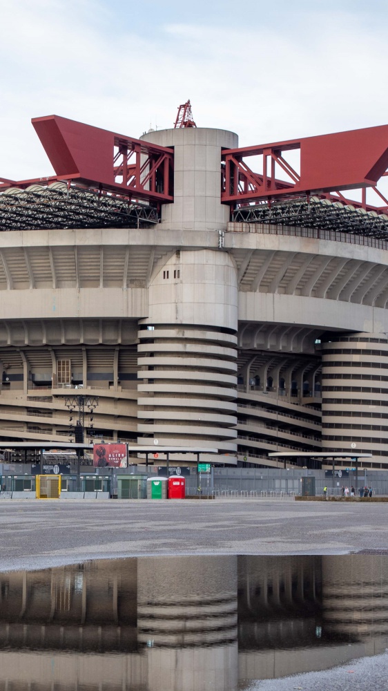 Milan ed Inter avanti insieme, ma non a San Siro