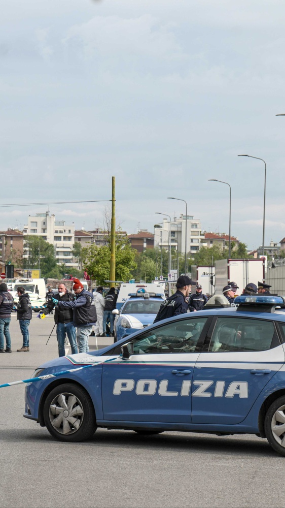 Milano, 18enne ucciso a colpi di pistola in zona ortomercato - 