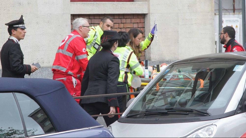 Milano, avviata la procedura per dichiarare la morte del bimbo precipitato dalle scale a scuola