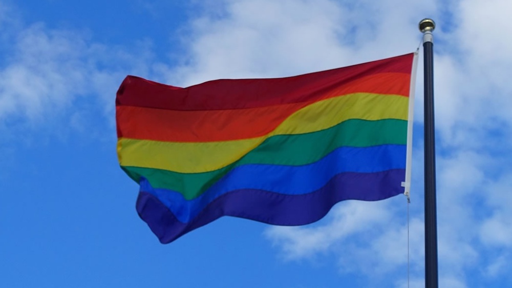 Milano: il Comune interrompe le registrazioni di figli di coppie omosessuali
