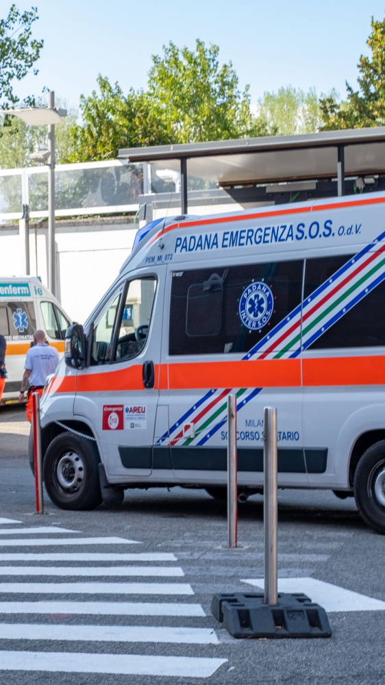 Milano, pedone travolto da un mezzo pirata, è in gravi condizioni