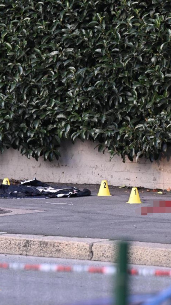 Milano, sparatoria a Rogoredo, in fin di vita un 30enne