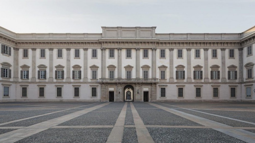 Milano: un 37enne australiano si è presentato al Palazzo Reale rivendicando la proprietà, "sono un erede Savoia"