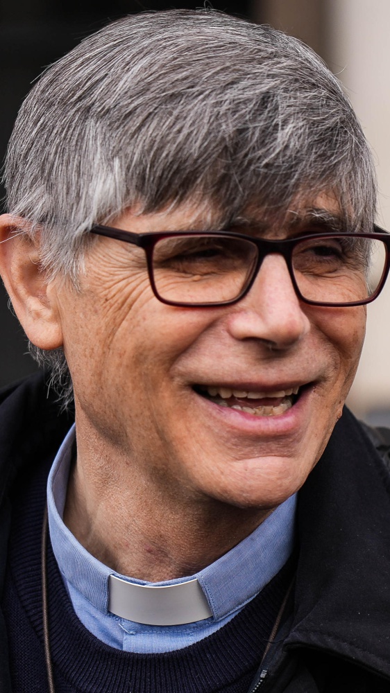 Minacce a Caivano, consegnato un proiettile a don Maurizio Patriciello durane la messa