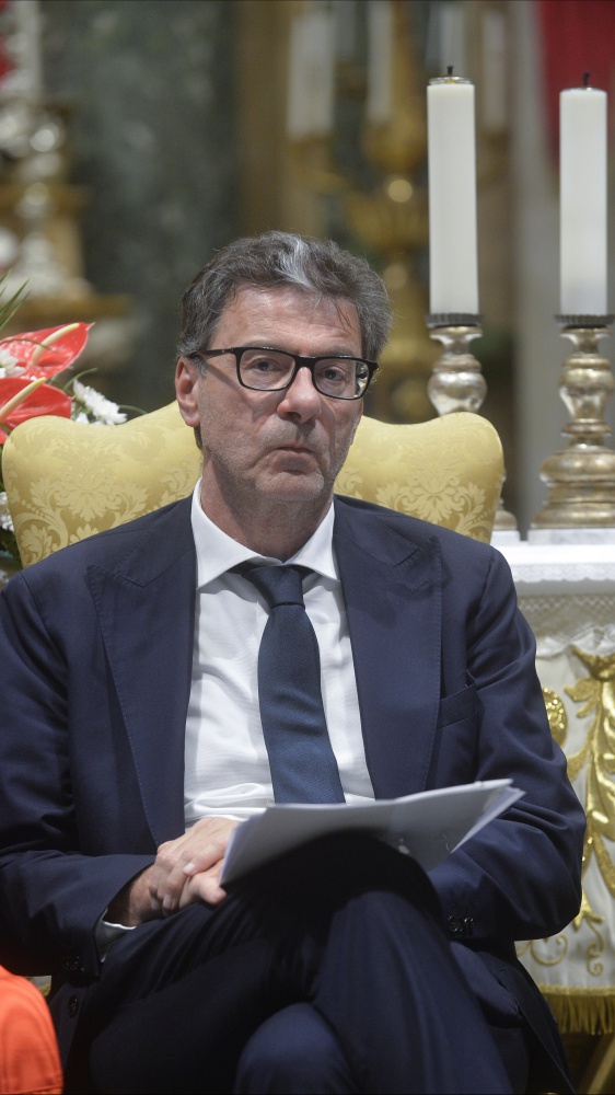 Ministro dell'Economia, Giorgetti: i ministeri taglino spese inutili o farò la parte del cattivo. E' caccia a 3 miliardi