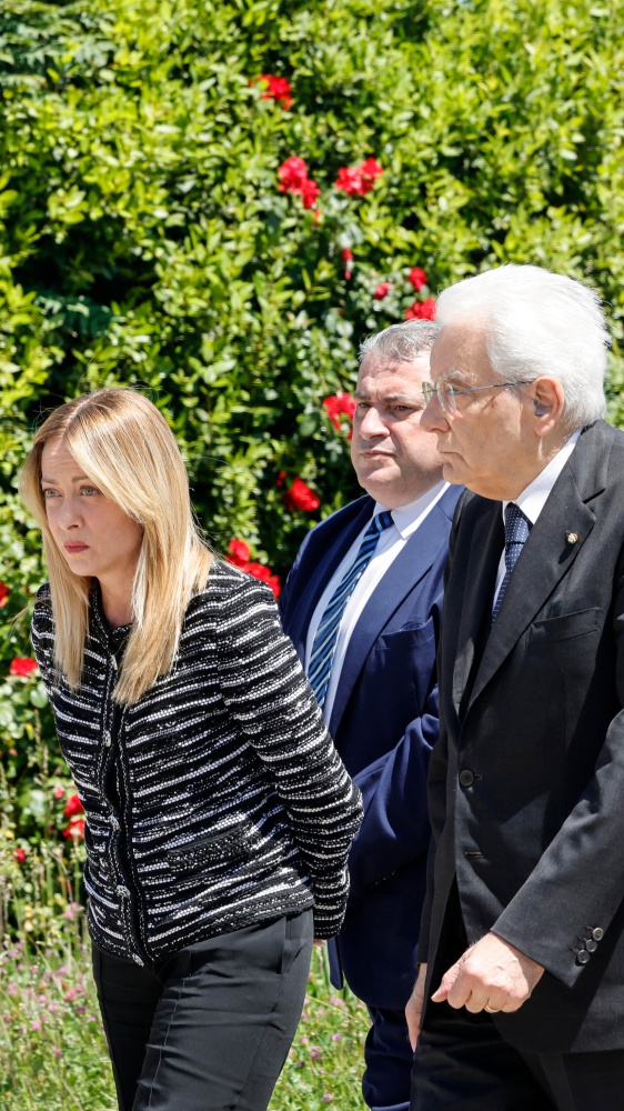 Modena, la visita di Mattarella e Meloni ai feriti. Proseguono le indagini su