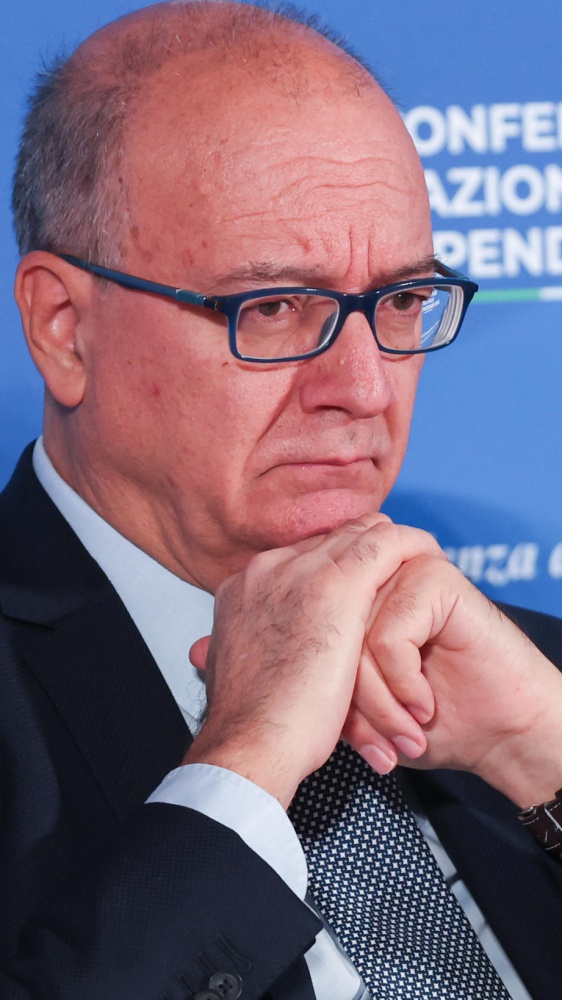 Montecitorio, sull’educazione sessuale a scuola è scontro: il ministro Valditara litiga con le opposizioni