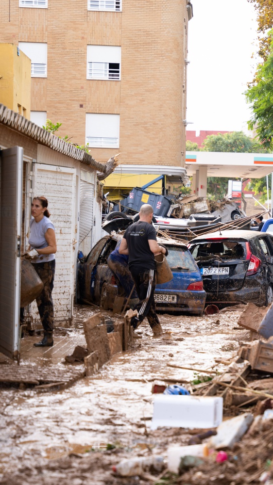 Morte e distruzione in Spagna, in una galleria trovate oltre 30 auto con all'interno delle vittime