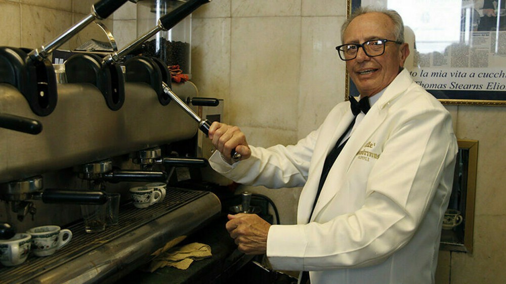 Morto a Napoli lo storico barista del Gambrinus, Giovanni Fummo aveva preparato 15 milioni di caffè