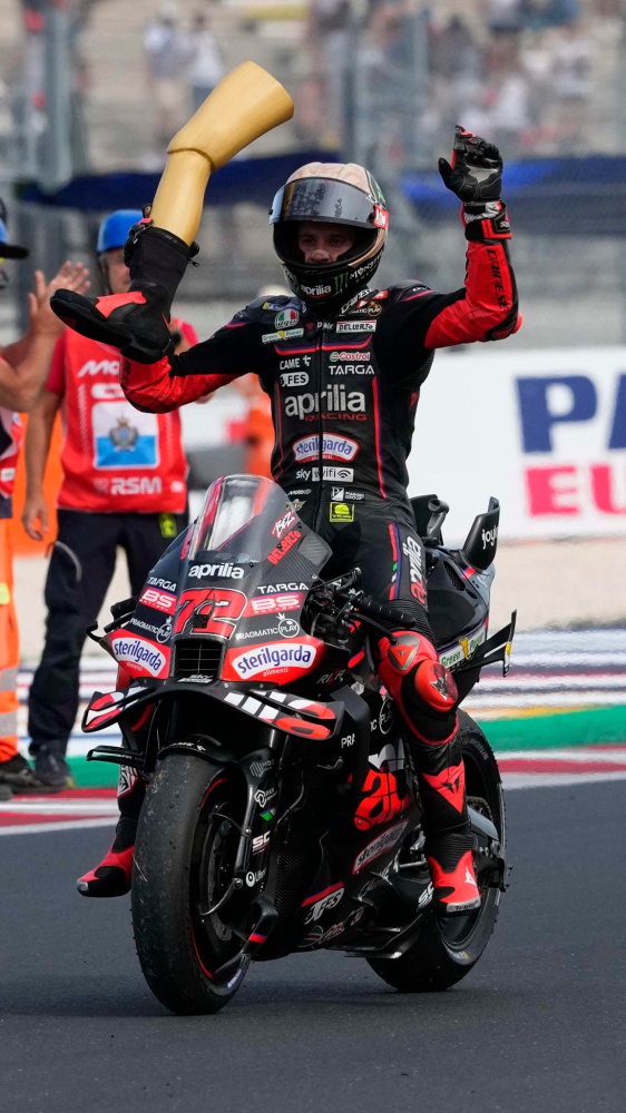 MotoGp, a Misano vince Bezzecchi la Sprint Race, nulla da fare per Marc Marquez, caduto