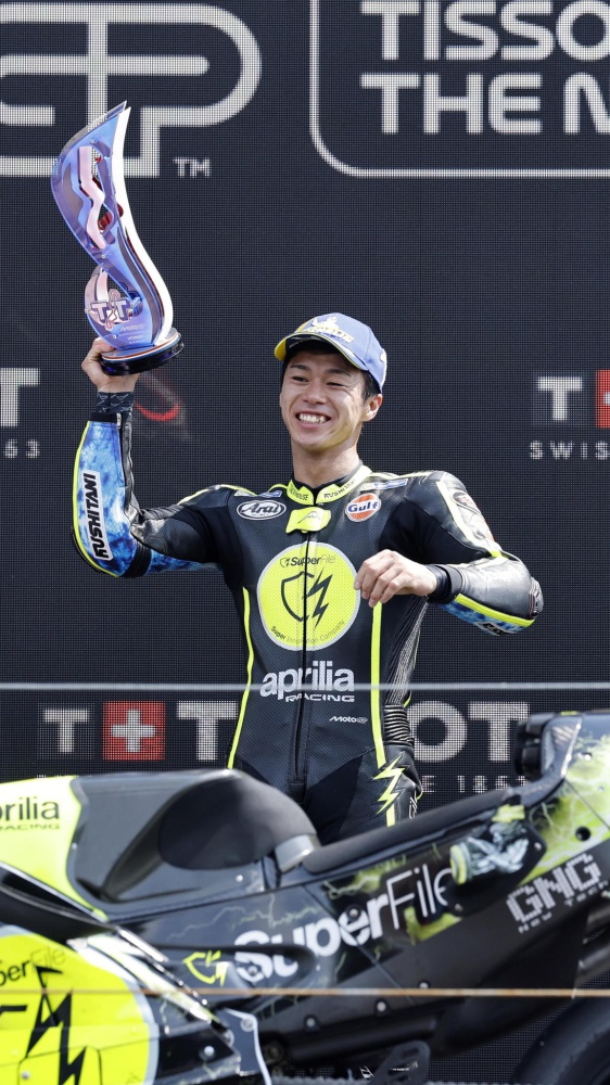 MotoGP, Ai Ogura vince ad Assen, fuori Bezzecchi