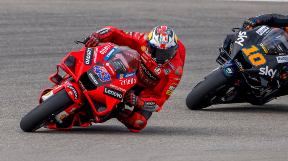 MotoGP, Bagnaia infila un'altra pole a Portimao, quattro Ducati nella top 5
