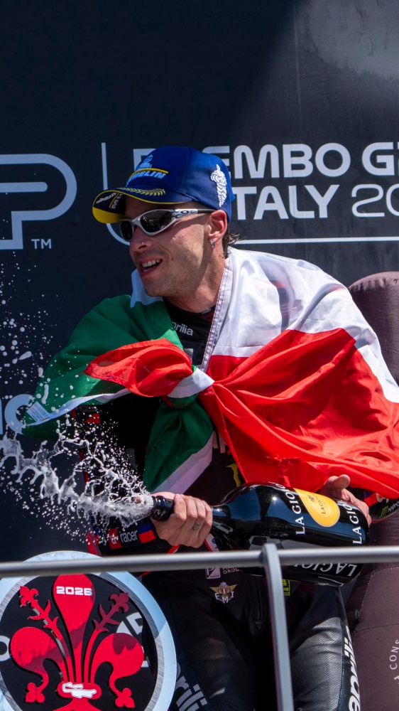 MotoGP, Bezzecchi domina al Mugello e allunga nel Mondiale, Aprilia firma una storica doppietta - 