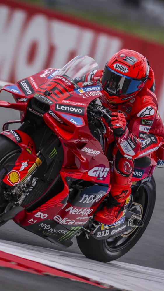MotoGp, Marc Marquez si prende la Sprint Race del Gran Premio d'Olanda, quinto posto per Bagnaia