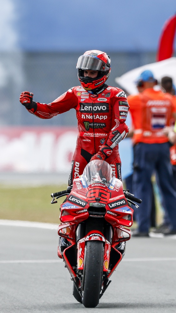 MotoGP, Marc Marquez vince anche il Gran Premio d'Olanda ed eguaglia Agostini per numero di vittorie