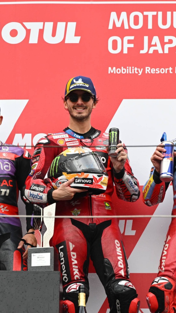 MotoGp, Pecco Bagnaia trionfa in Giappone e si avvicina a Jorge Martin in classifica