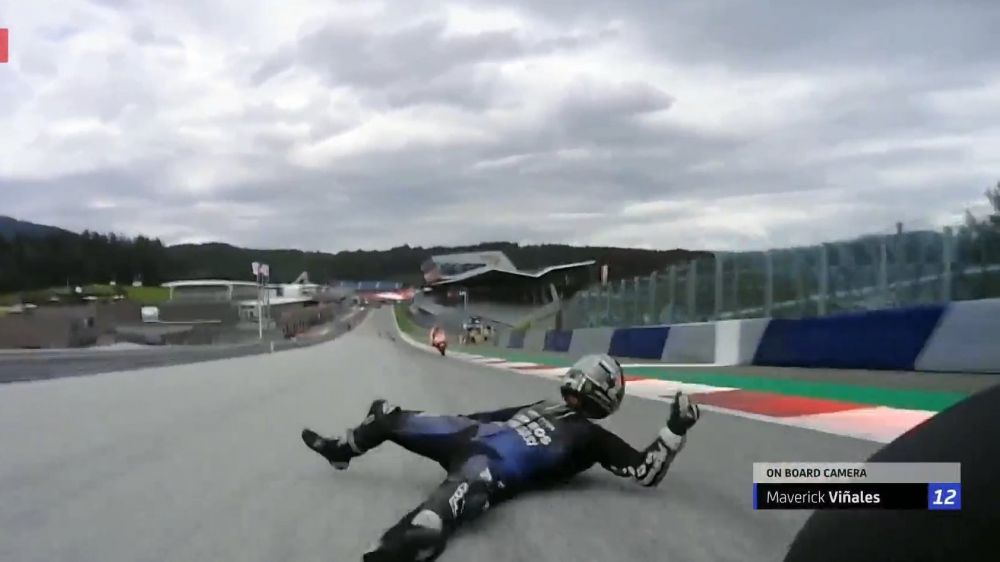 MotoGp, problemi ai freni per Vinales e lui si lancia dalla moto a 210 km/h durante il GP di Stiria