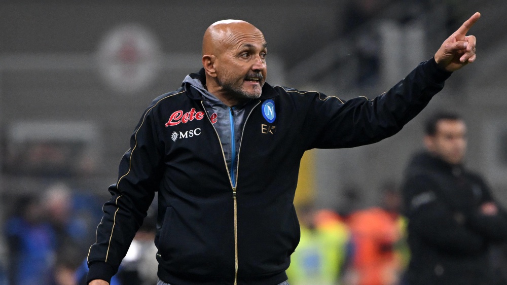 Napoli padrone in serie A, Milan e Inter in Arabia Saudita per provare a consolarsi con la Supercoppa
