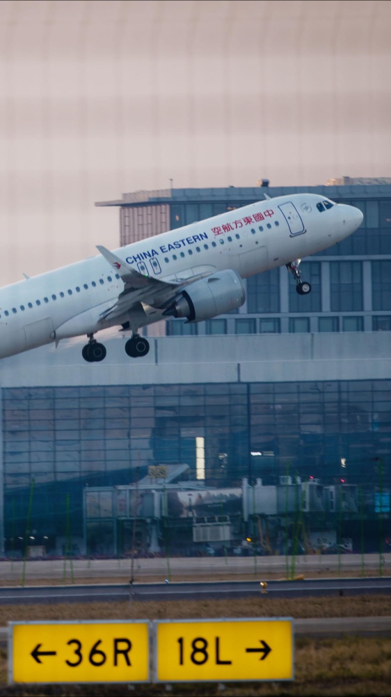 Natale, caro trasporti: per tornare a Palermo conviene fare scalo a Varsavia