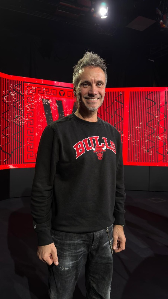 Nek a RTL 102.5: “Il palco, per me, è casa e cerco di portare casa anche all’estero. In questo tour ci sarà un po’ tutta la mia musica degli ultimi 30 anni”