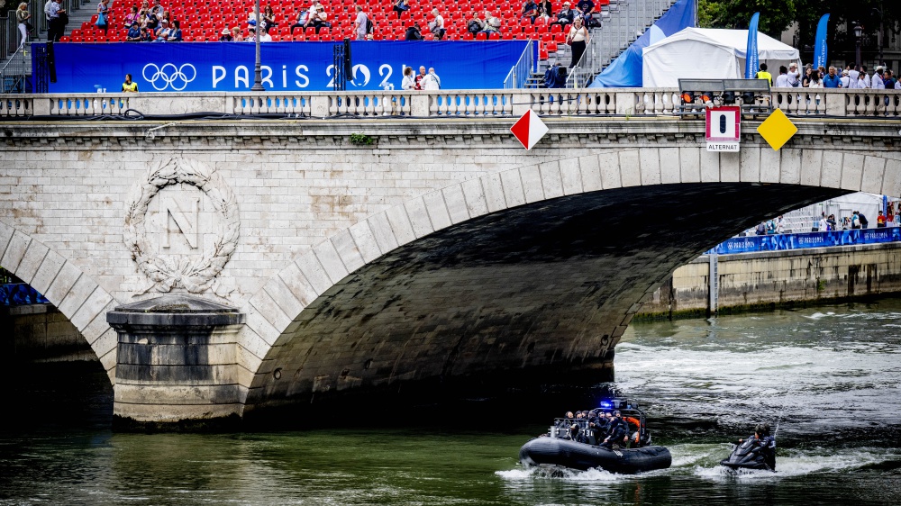 Nel giorno dell'inizio delle Olimpiadi sabotate le linee dell'Alta Velocità di Parigi, caos e cancellazioni di treni