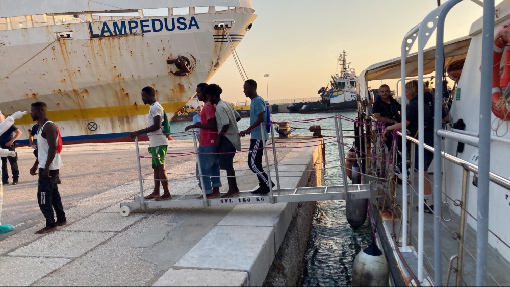 Neonato morto durante la traversata. A Lampedusa, a breve, visita di Ursula von der Leyen e Giorgia Meloni