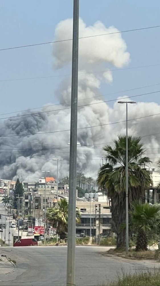Netanyahu non fa votare l'accordo con il Libano ai suoi ministri. Hezbollah è contrario, i raid proseguono